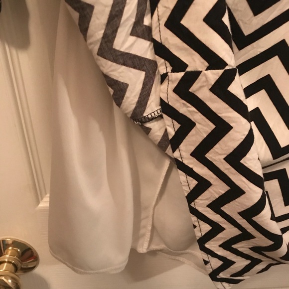 Chevron Dress with Bow - Picture 4 of 4